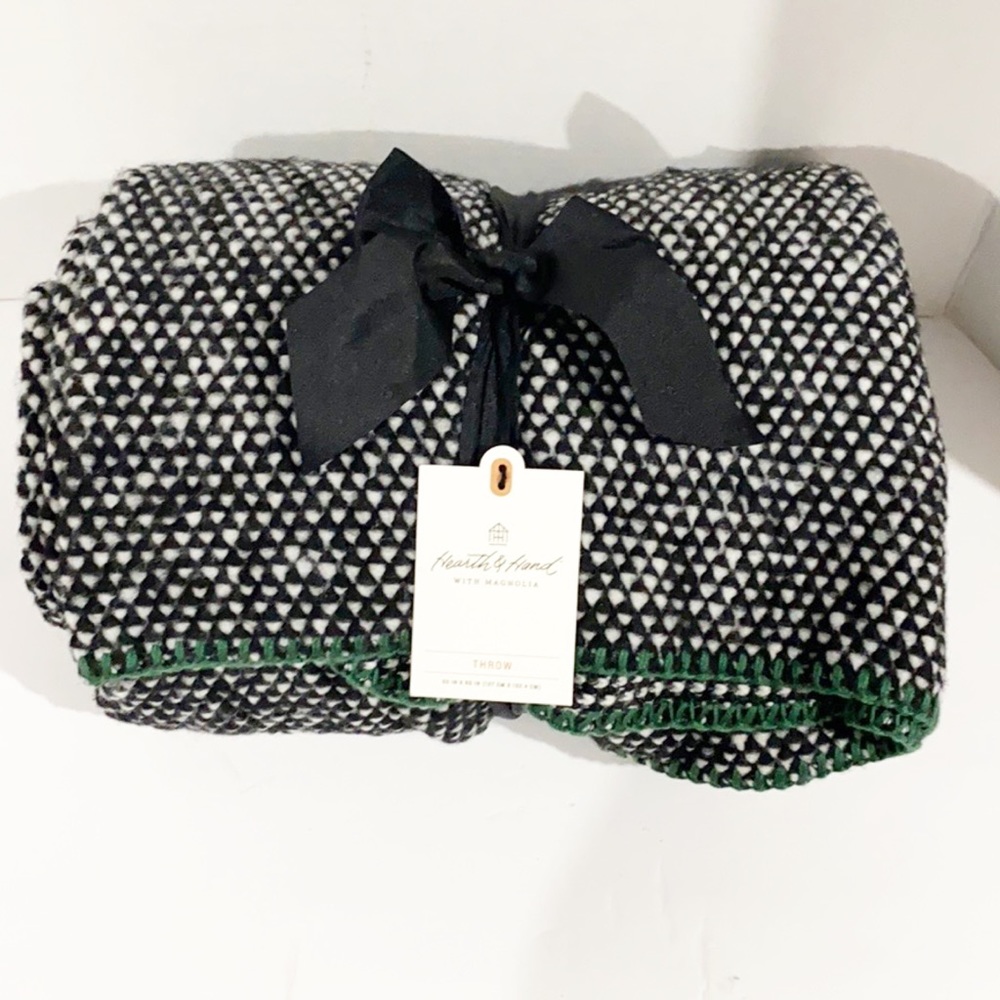 Hearth & hand throw blanket